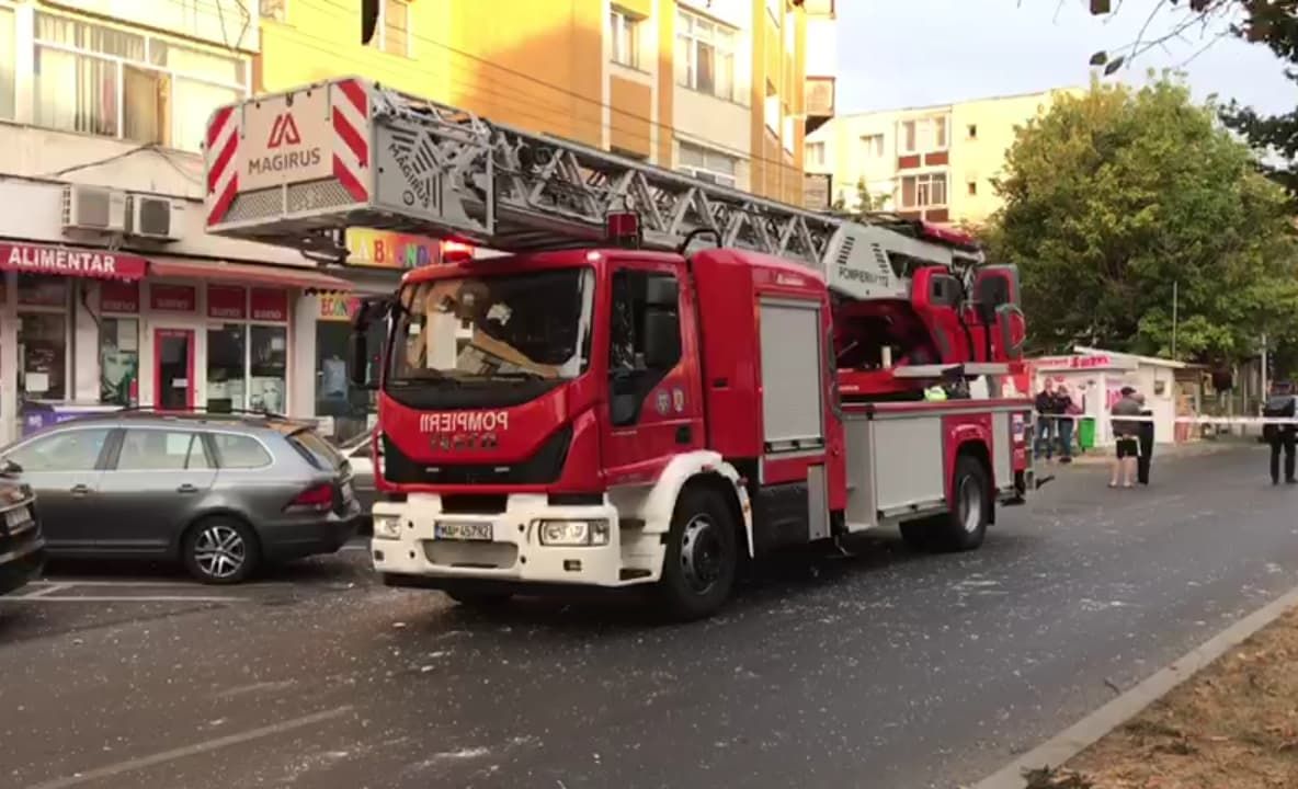 Explozie la o casă din Mălureni din cauza unei acumulări de gaz.  Femeie cu arsuri de gradul I