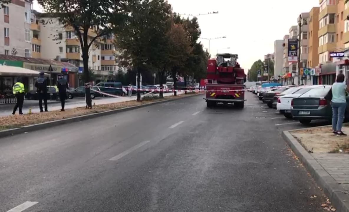 Explozie la un apartament din Piteşti! Două persoane au ajuns la spital