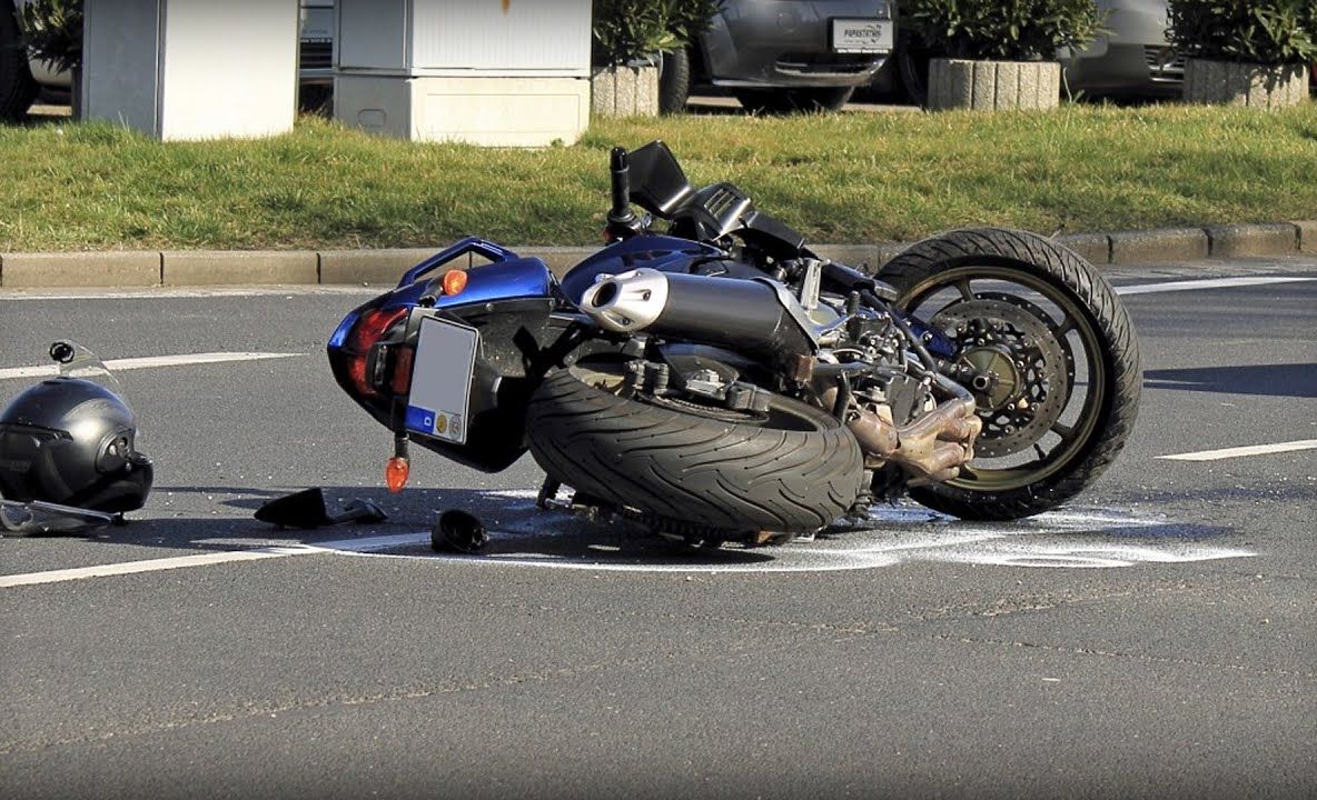 Motociclist leton, a provocat un accident la Curtea de Argeş