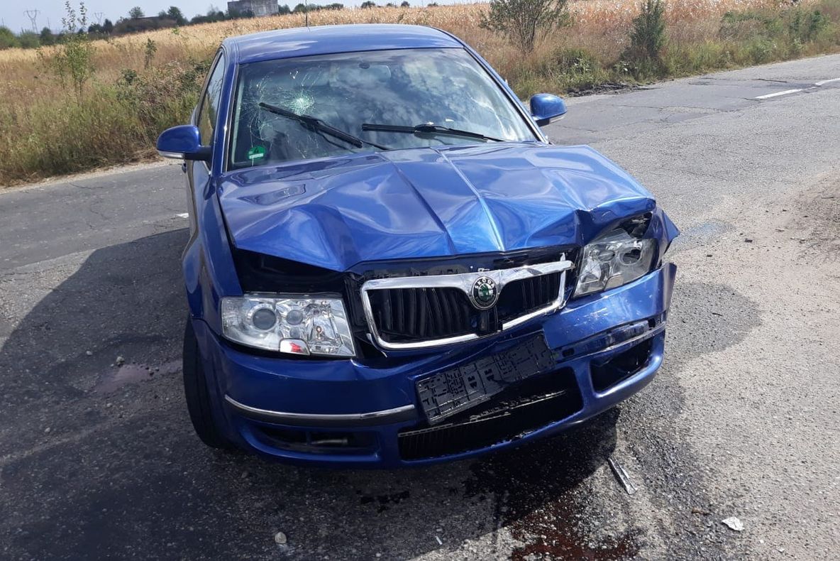 Accident cu trei răniţi la Bradu! Două maşini s-au ciocnit