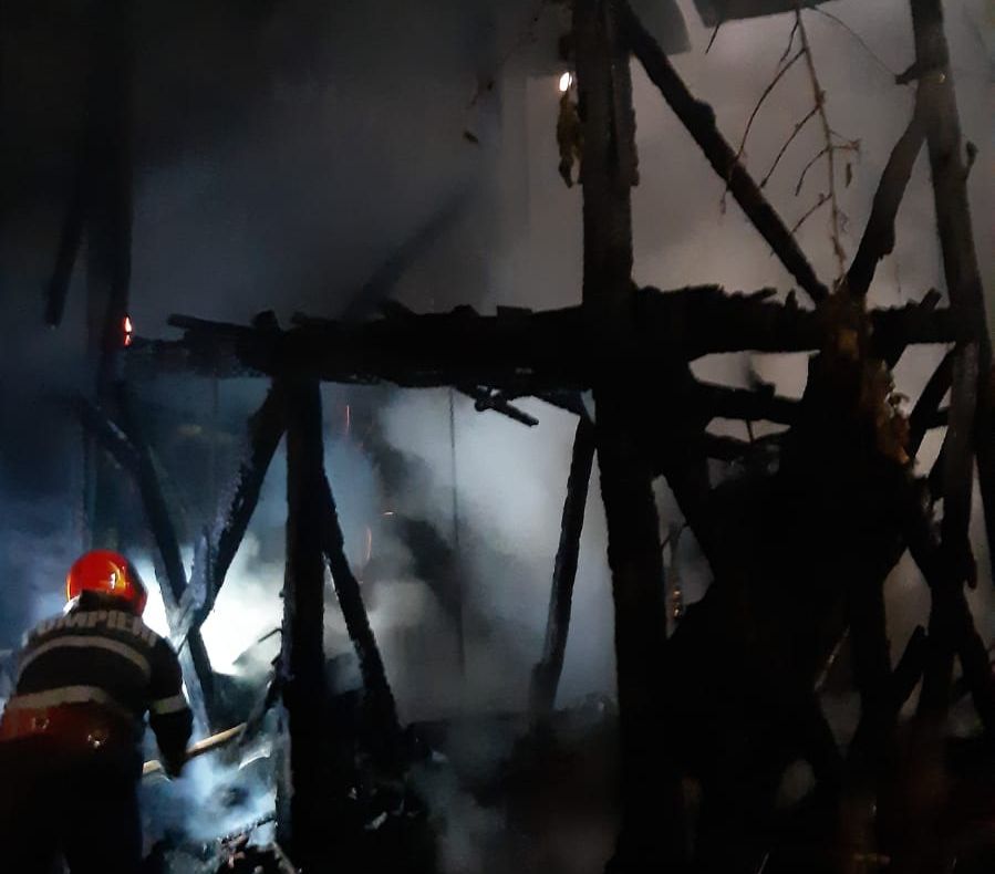 A ars clopotnița unei biserici din orașul Costești