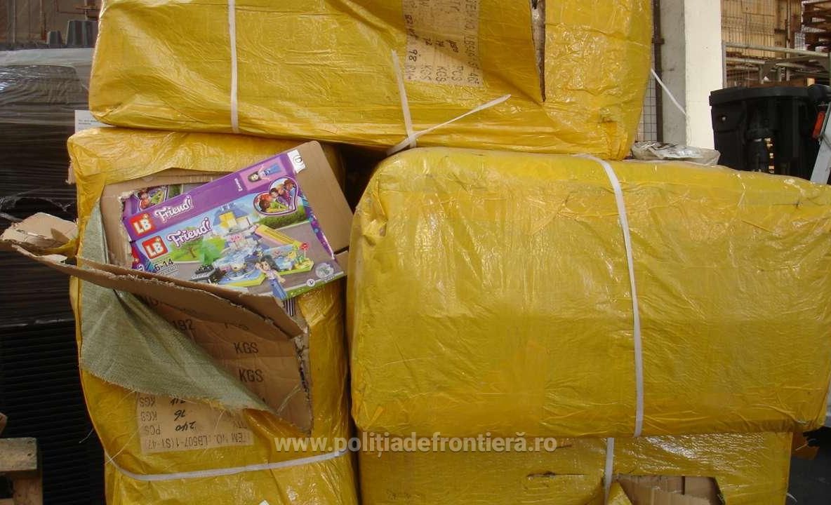Mii de bunuri contrafăcute, cu destinația Argeș, confiscate de polițiștii de frontieră