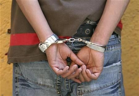 Bărbat trimis în judecată pentru tâlhărie. În trecut, a atacat un polițist cu un cuțit