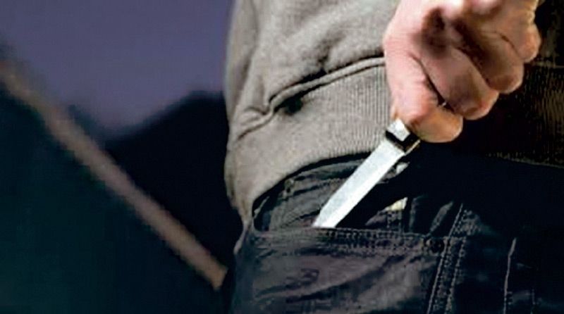 A atacat un cetăţean cu cuţitul pe stradă, la Piteşti!