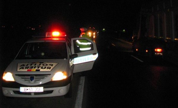 Pieton acroșat de mașină, pe șosea, la Câmpulung!