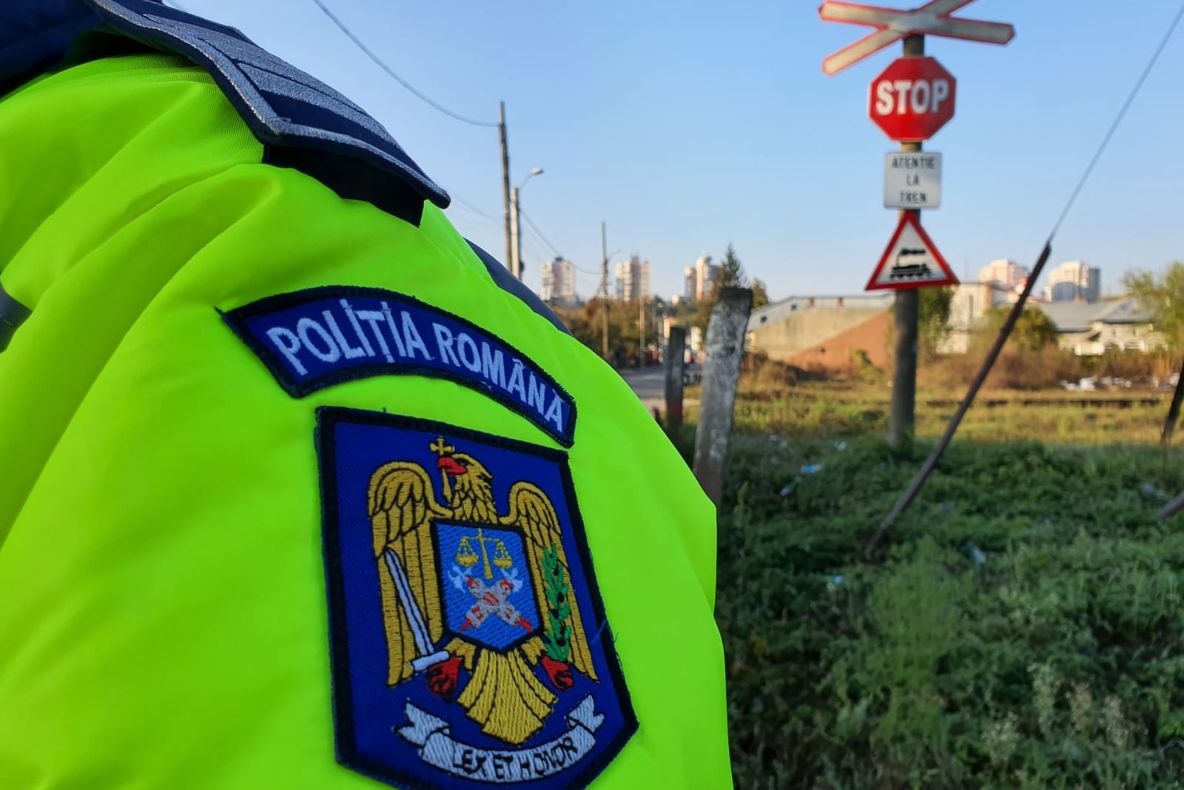 Atenție la tren! Zeci de amenzi pentru nerespectarea obligațiilor la trecerile la nivel cu calea ferată