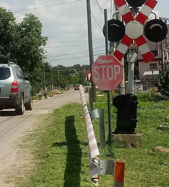 Atenție, șoferi! Trecerile la nivel cu calea ferată, în vizorul polițiștilor