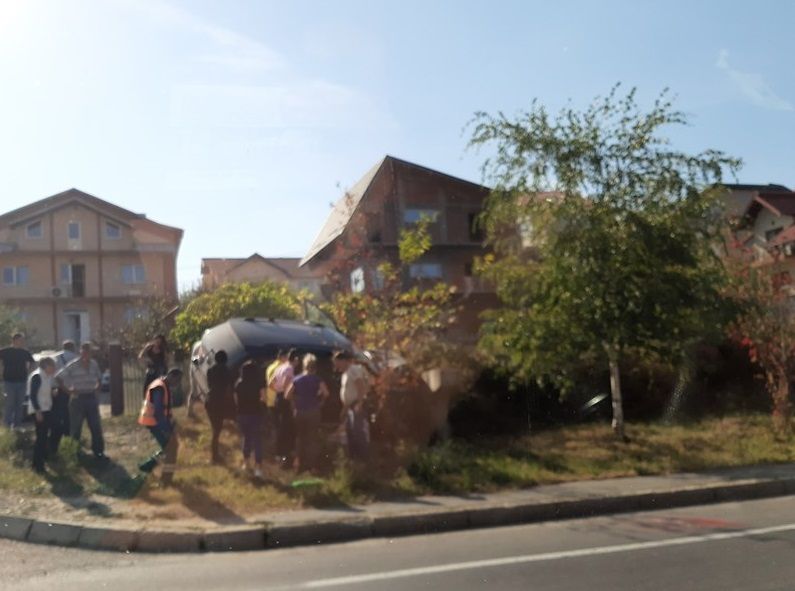 Accident provocat de un șofer din Olt, la Pitești. Mamă și fiică rănite