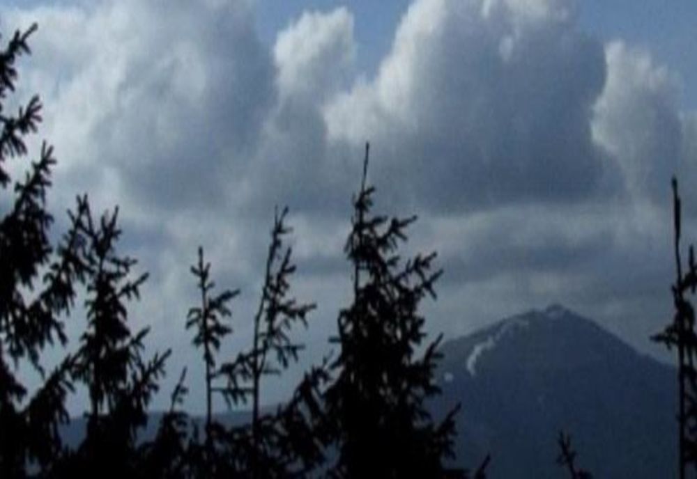 UPDATE! Atenționări de vânt puternic în Argeș