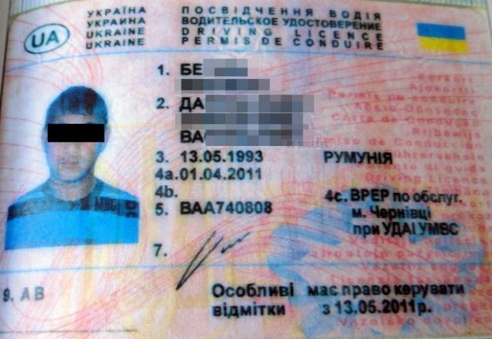 Prins de trei ori, conducând cu permise false!