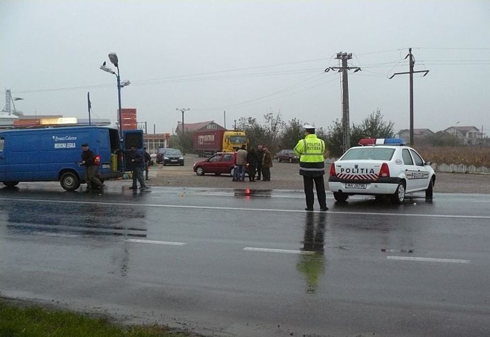 A fost victima unui accident în timp ce își repara pana la mașină