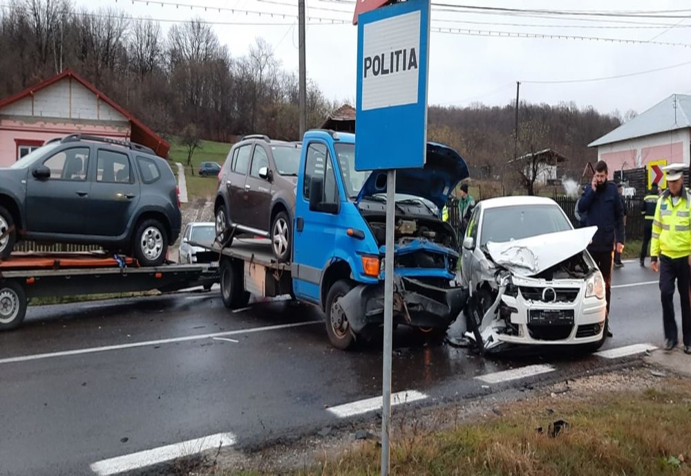 Update-Accident cu trei mașini pe DN 7! Traficul blocat