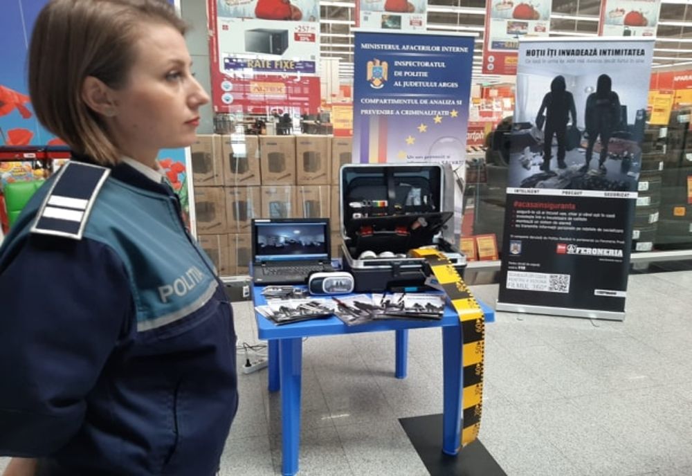 Campania "Hoţii îţi invadează intimitatea", lansată în Argeş