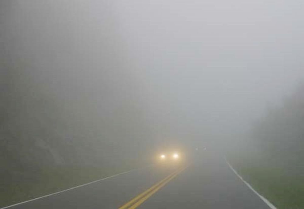 Ceață și vizibilitate redusă în mai multe județe și pe autostrăzi!
