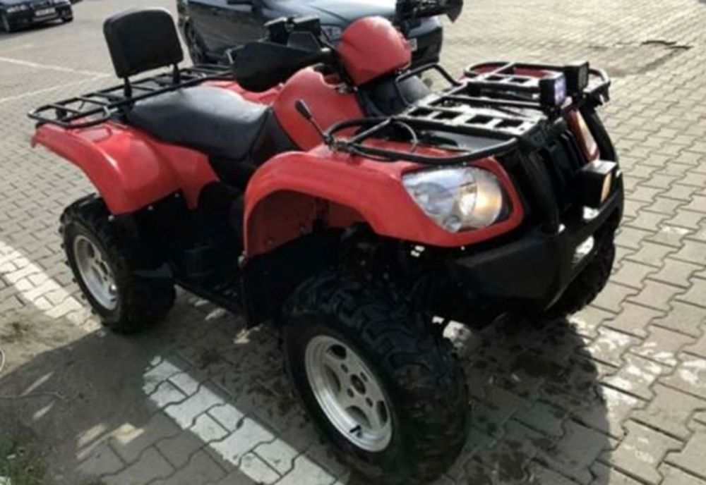 Bărbatul băut şi fără permis, conducea un ATV