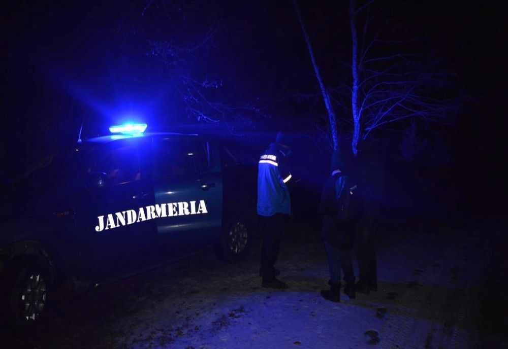 Turiști epuizați fizic salvați de pe munte de jandarmi!