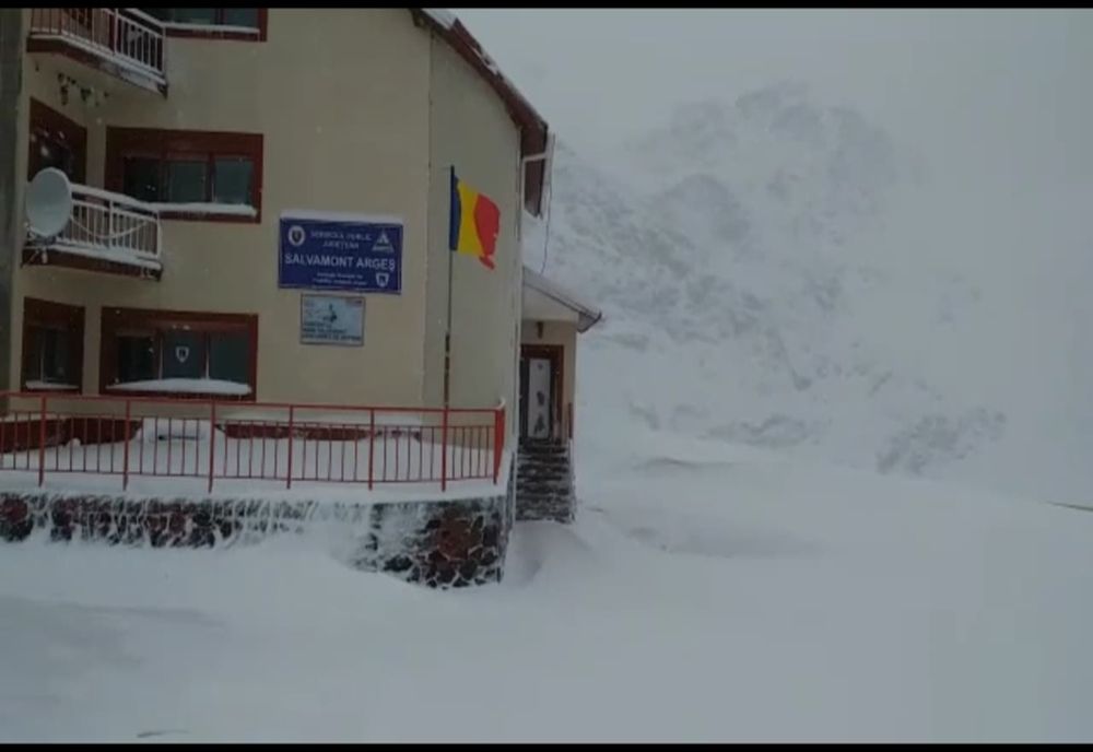 Video- În luna mai, ninge la cota 2000 pe Transfăgărășan!