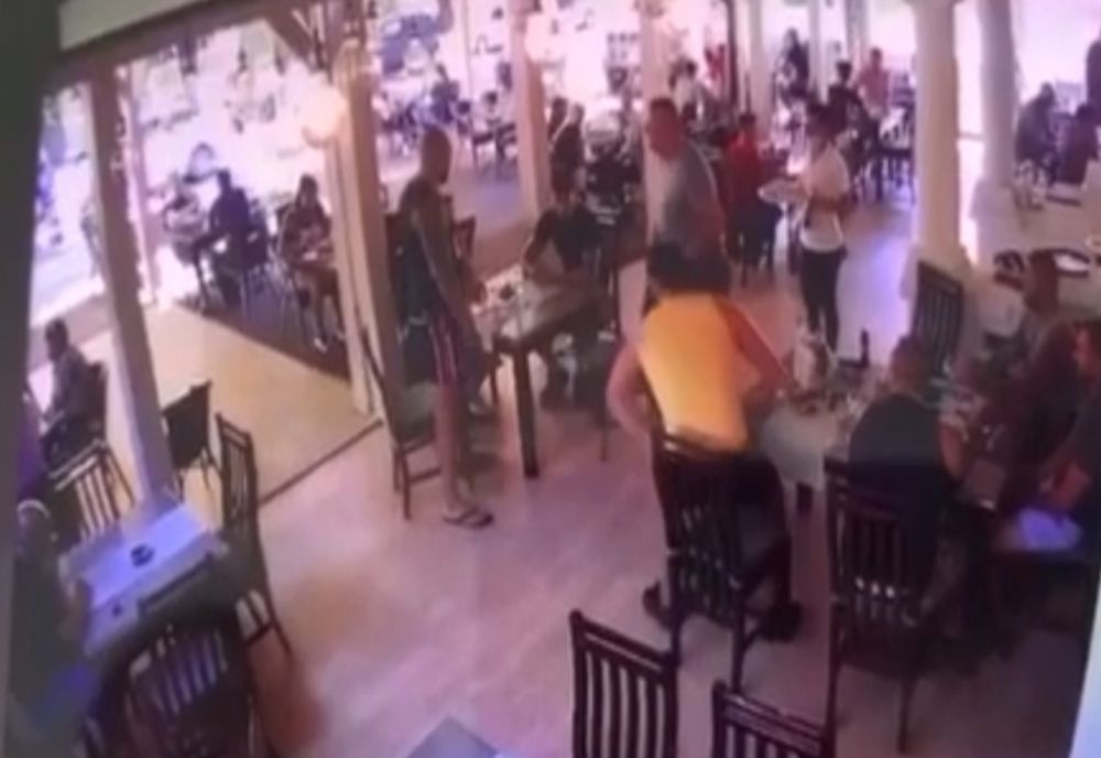 Reținuți după ce s- au bătut pe o terasă 