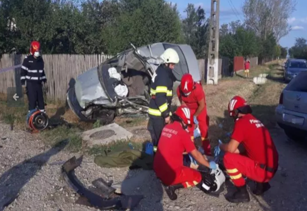 Un mort și trei răniți în urma unei coliziuni provocate de o tânără fără permis