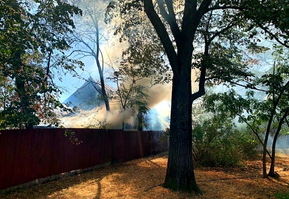 Incendiu în localitatea Broșteni, Argeș