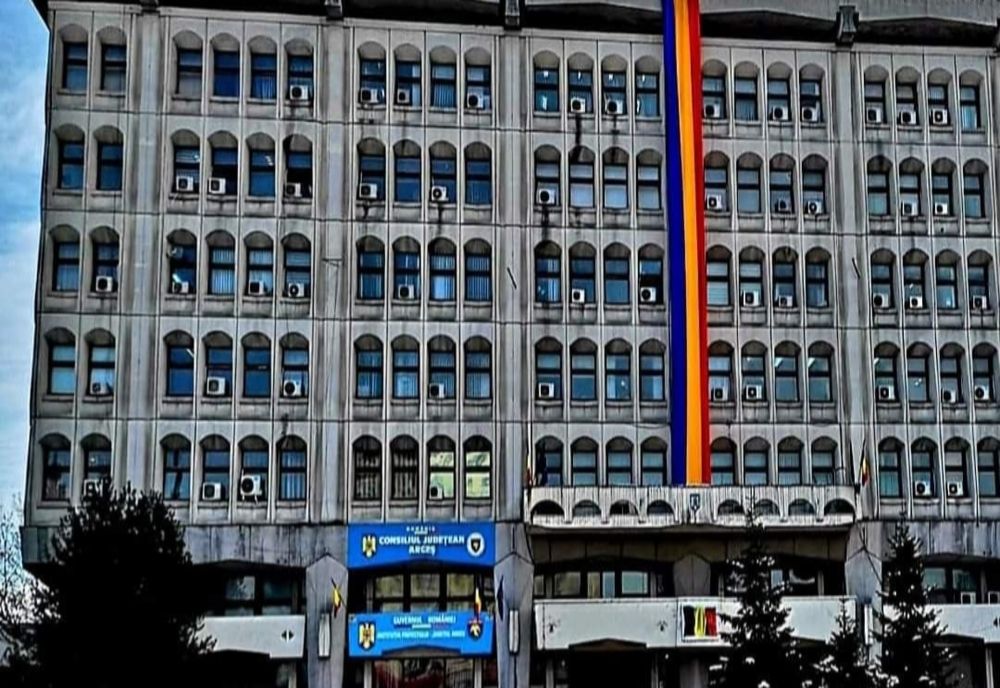 Sindicaliștii SANITAS Argeș au anunțat că vor picheta astăzi Instituția Prefectului