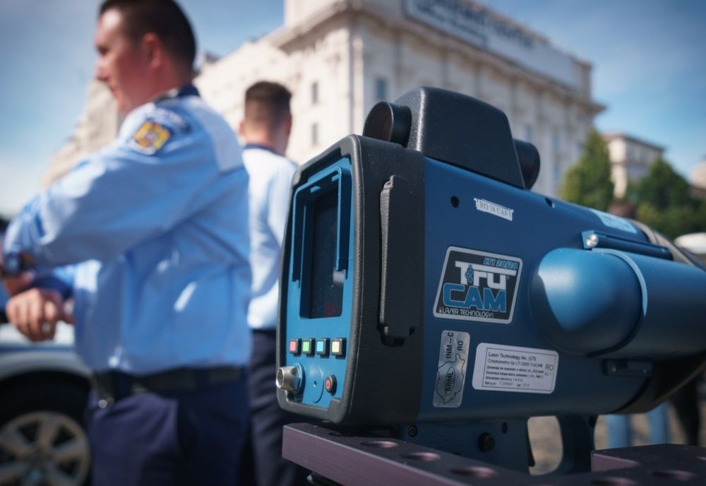 O femeie de 50 de ani înregistrată de RADAR cu viteza de 135 km/h