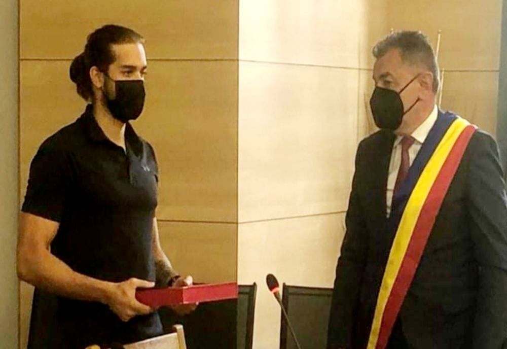 Robert Glinţă, Cetăţean de Onoare al Piteștiului