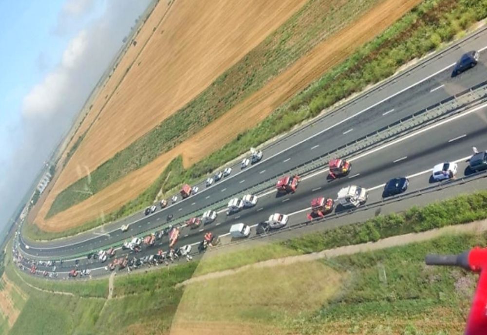 Traficul rutier s-a reluat îngreunat pe A2. Peste 50 de mașini implicate în accident