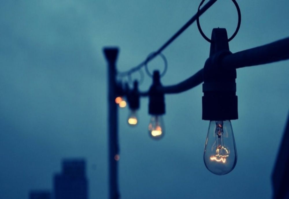 Guvernul a aprobat prin OUG o schemă de compensare pentru consumul de energie electrică şi gaze naturale