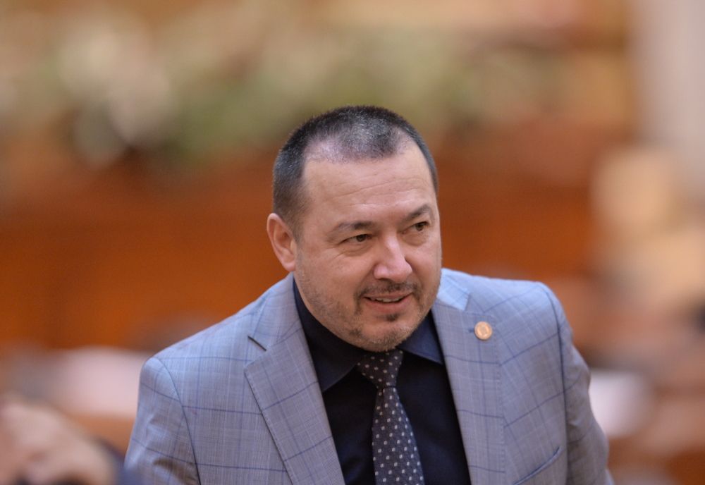 Fostul deputat PSD Cătălin Rădulescu trimis în judecată pentru că ar fi obținut ilegal titlul de luptător cu rol determinant în Revoluţie. Alte trei persoane trimise în judecată