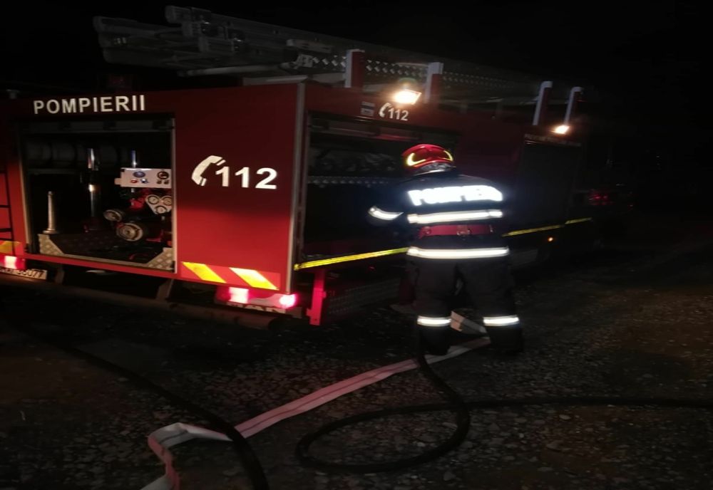 Incendiu într- o localitate din Argeș luni seara