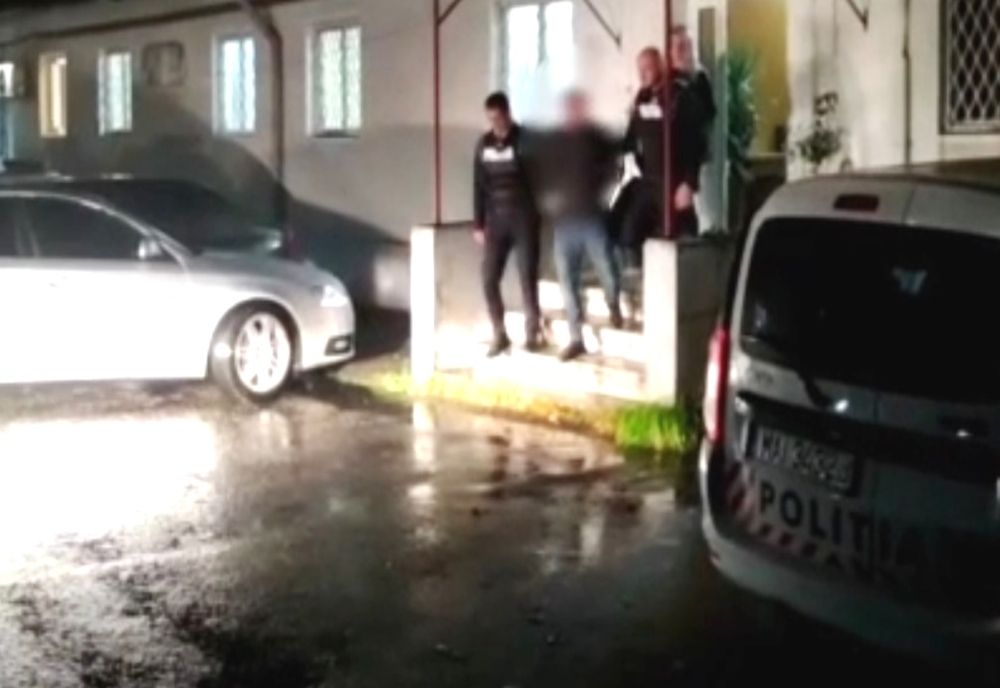 Un bărbat a bătut două femei, într-un salon de cosmetică din Piteşti (VIDEO)