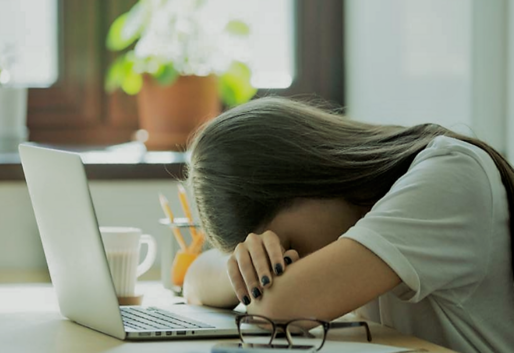 Simptome care nu găsesc răspunsul la doctor: 10 semne ca ești epuizată emoțional fără să îți dai seama