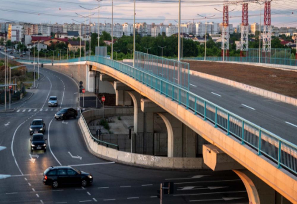 Ce zone rutiere sunt blocate luni dimineața. Care este motivul