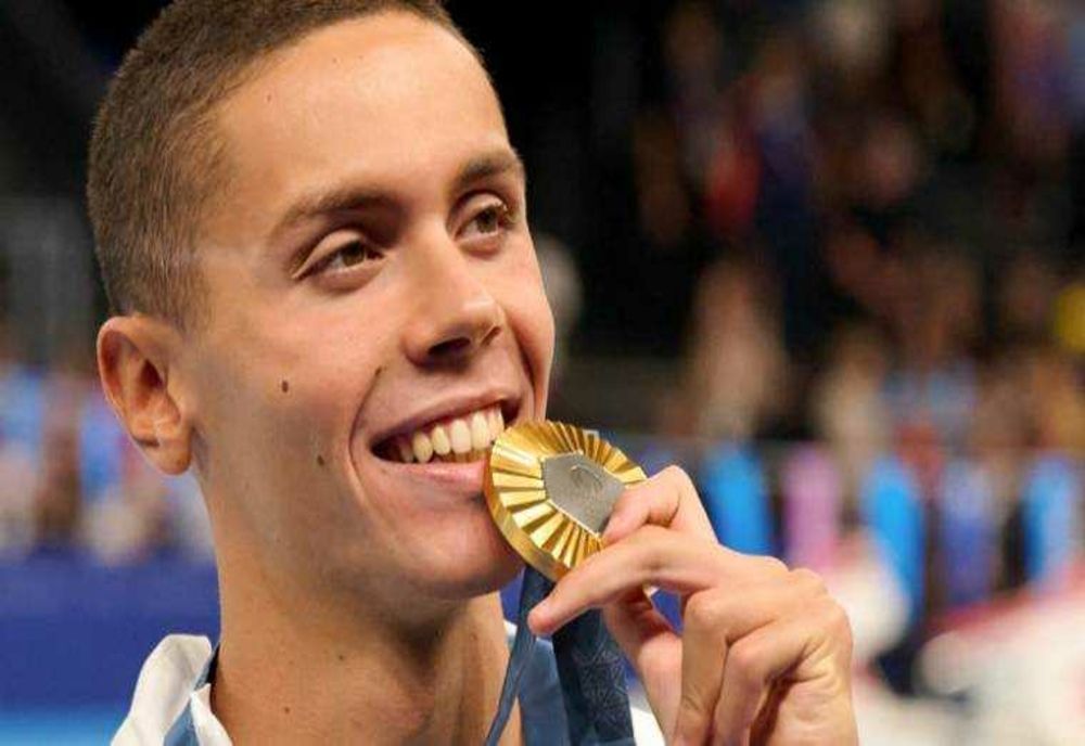 DAVID POPOVICI CUCEREȘTE AURUL OLIMPIC LA 200 M LIBER