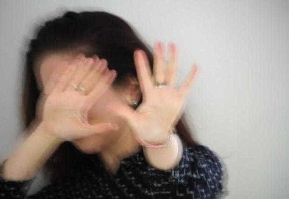 FEMEILE DIN ROMÂNIA, VICTIME ALE ABUZULUI ȘI HĂRȚUIRII