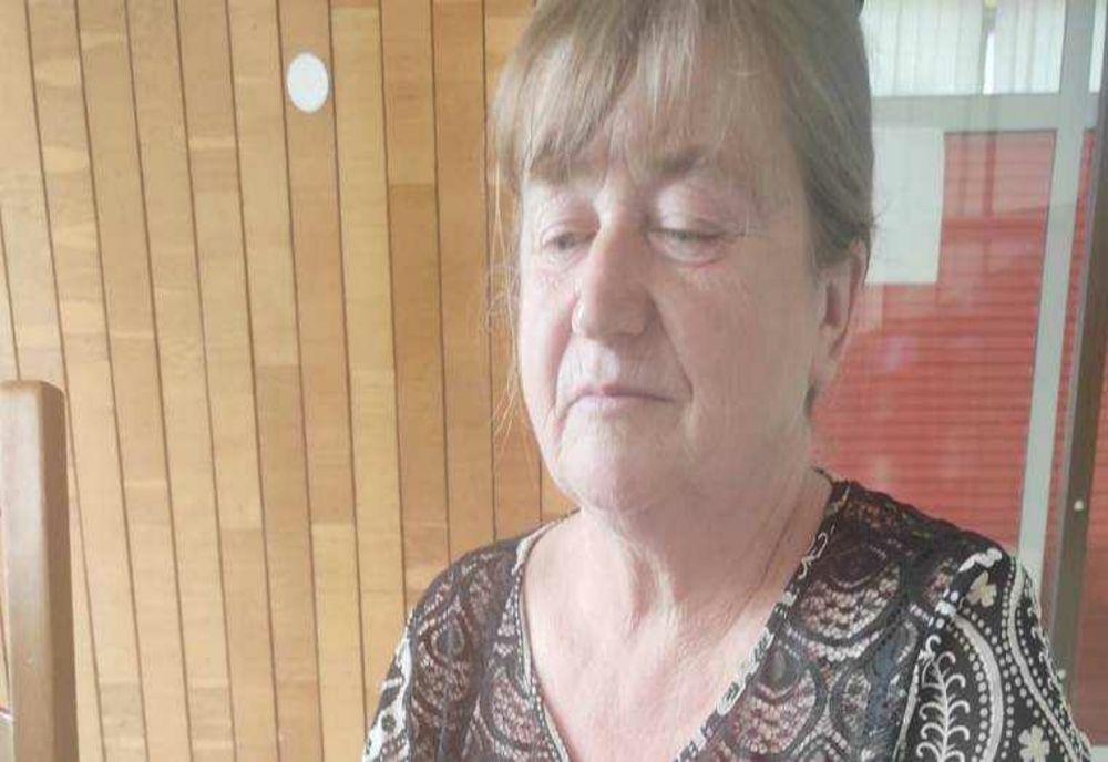 SCANDAL ÎN COMUNA PIETROȘANI: Femeie bătută pentru merii ei