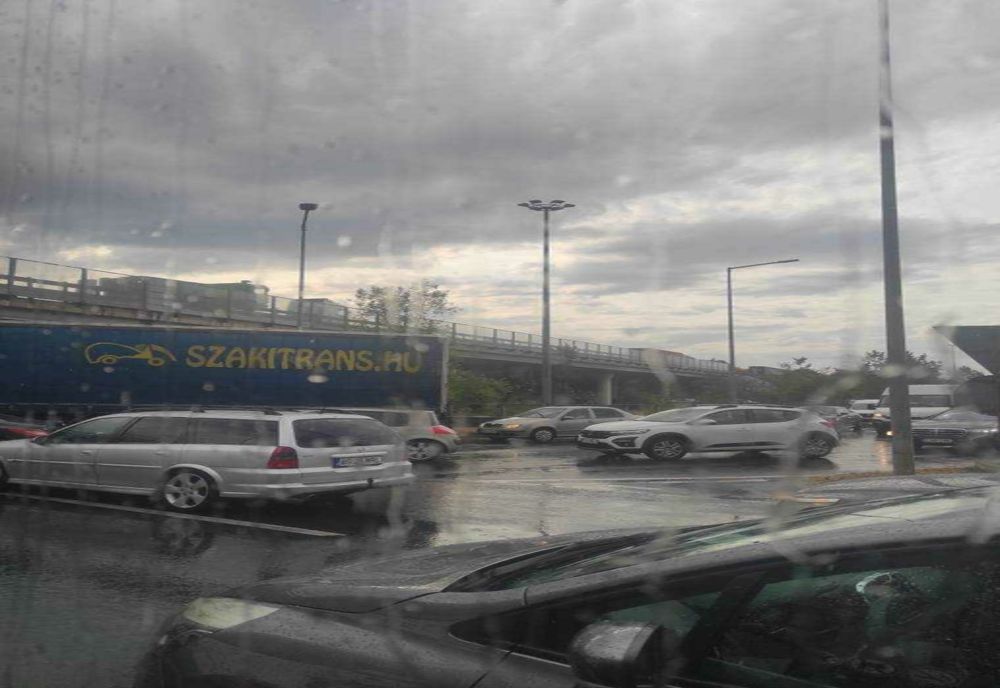 TRAFFICUL BLOCAT ÎN PITEȘTI DIN CAUZA AGLOMERAȚIEI