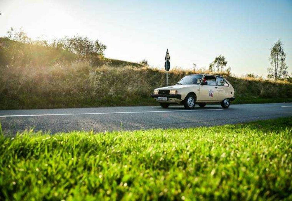 RAliul "Carpați Retro" ia startul în Pitești: 39 de echipaje participante la cea de-a 25-a ediție