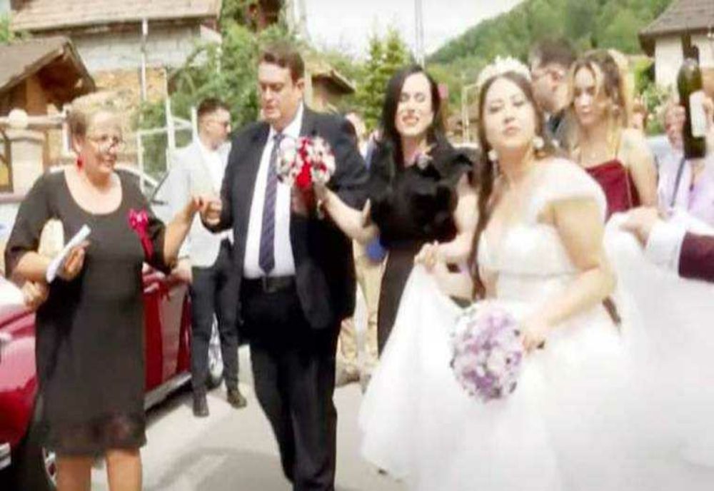 UN DUPĂ-AMIAZĂ CANICULARĂ ÎN CÂMPULUNG: CE S-A ÎNTÂMPLAT PE BULEVARDUL "PARDON"