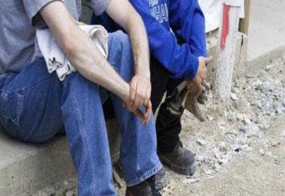 EVOLUȚIA ȘOMAJULUI ȘI A SALARIAȚILOR ÎN ARGEȘ