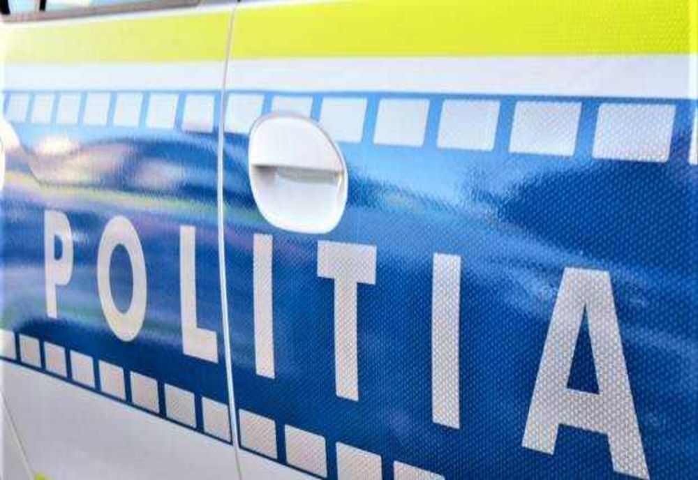 ADOLESCENTA DE 15 ANI, SALVATĂ DIN MÂINILE RĂPITORILOR ÎNTR-UN MAGAZIN DIN HUEDIN