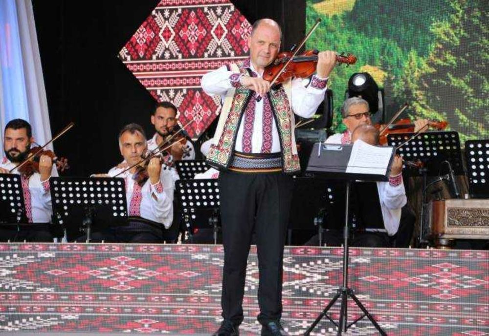 FESTIVALUL DE FOLCLOR „SUS LA MUNTE, LA MUSCEL” A AJUNS LA EDIȚIA A XI-A