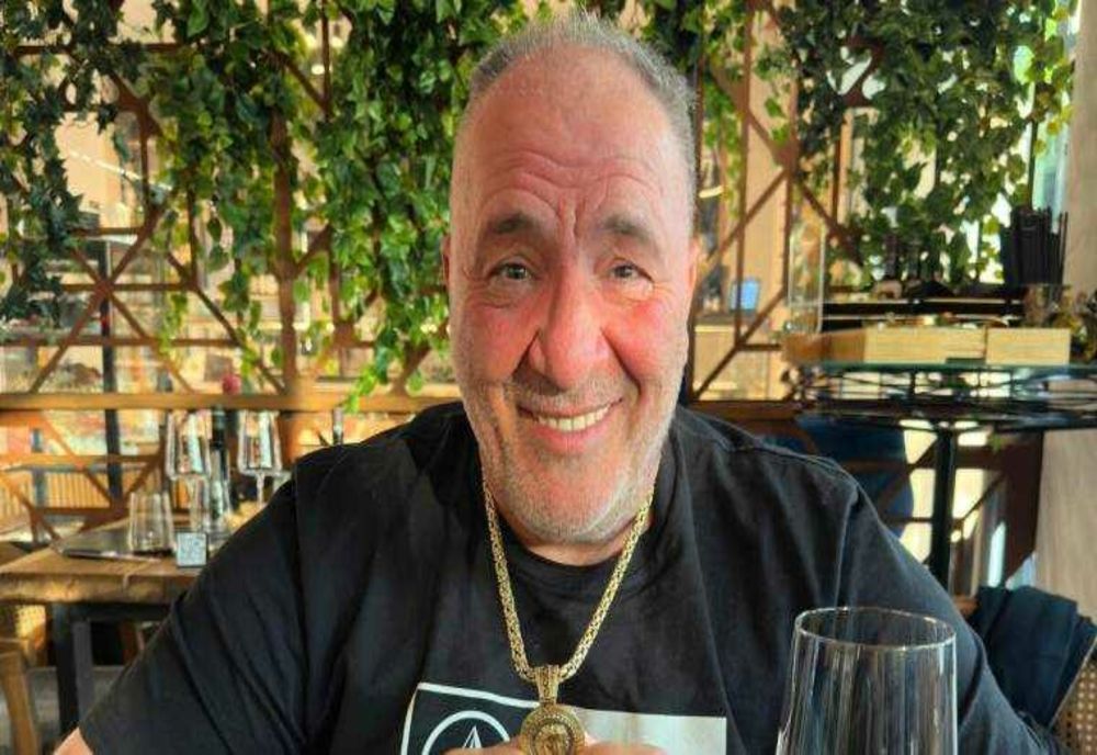 NELSON MONDIALU’ ȘI AURUL MOȘTENIT: SECRETUL DIN SPATELE IMAGINILOR CU BANI ȘI BIJUTERII