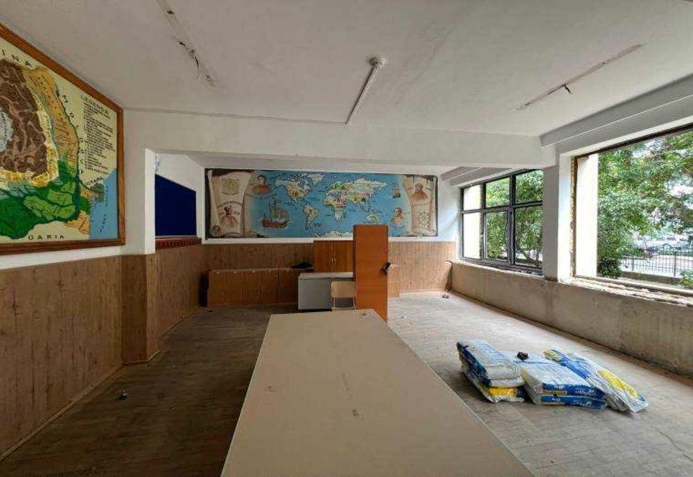 ÎNCEPUT DE AN ȘCOLAR CU MAI MULTE CLASE RELOCATE TEMPORAR ÎN MIOVENI