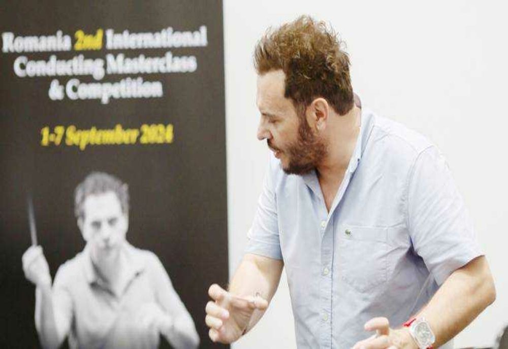MASTERCLASS DE DIRIJAT LA FILARMONICA PITEȘTI