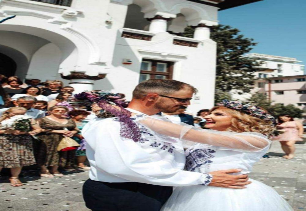 PIEȚEȘTI SE TRANSFORMĂ ÎN CAPITALA IUBIRII