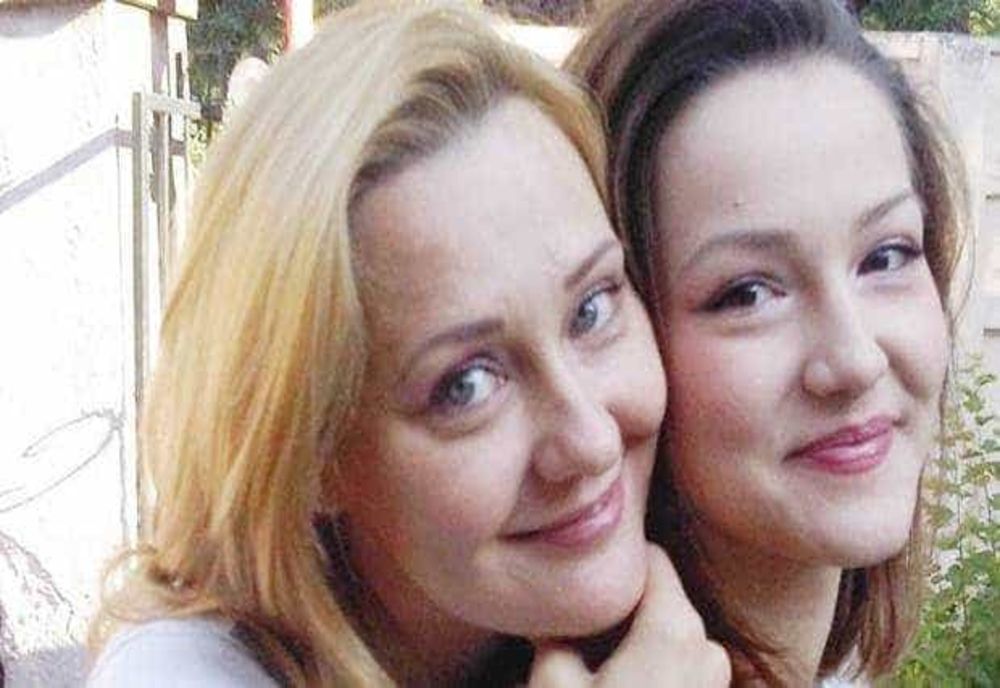 SCANDAL ÎN FAMILIA LACONI: OANA SE ALĂTURĂ EXTREMISMULUI STÂNG