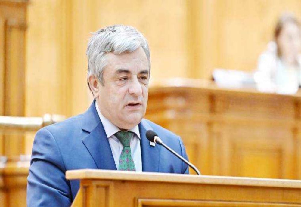 NEGOCIERI POLITICE ÎNTRE PARTIDELE DE DREAPTA: DETALII DE LA DEPUTATUL ADRIAN MIUȚESCU