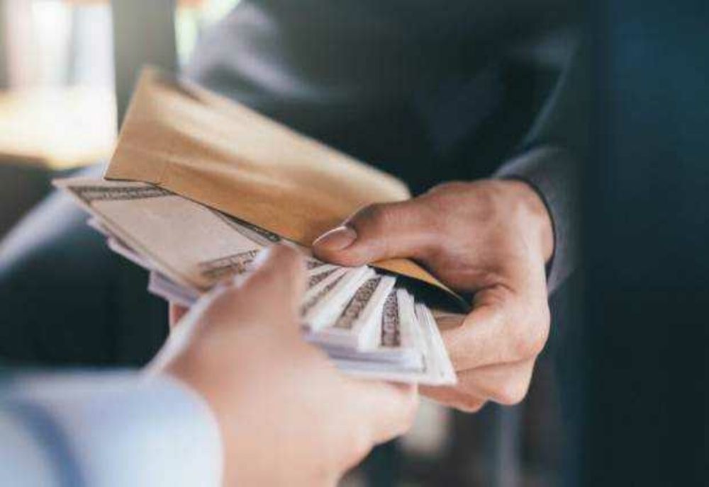 OFIȚERII DE POLIȚIE ÎN CAZ DE CORUPȚIE